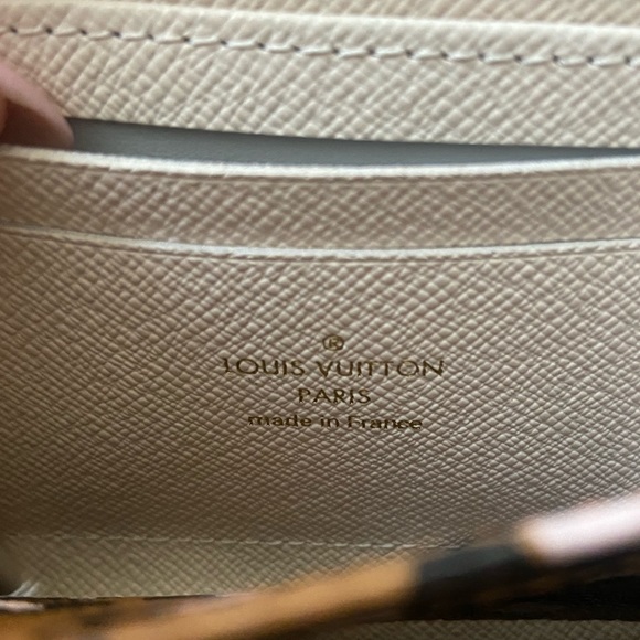 Louis Vuitton Wild At Heart Zippy Wallet - Picture 10 of 12